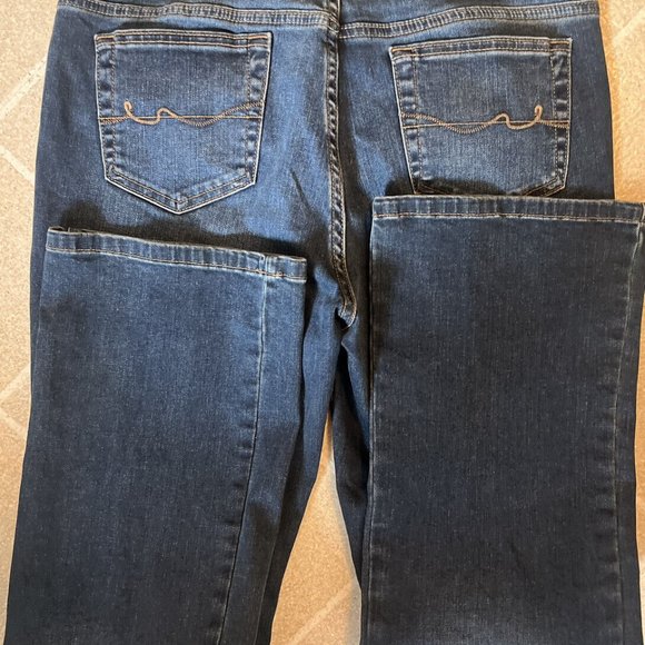 St. Johns Bay Jeans Womens Petite Size 8P Petite Blue Stretch Boot Denim Pants - Picture 4 of 4